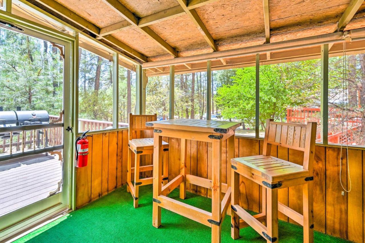 Pine Cabin In The Woods With Yard And Grill! Ngoại thất bức ảnh
